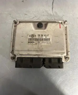 Volkswagen PASSAT B5.5 Engine control unit/module 038906019KF 1039S01935 0281011202