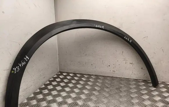 Opel Frontera Front arch trim 9847643980