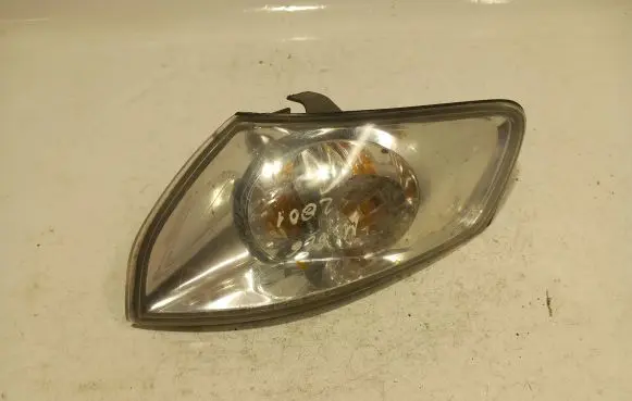 Mazda 626 Front indicator light 21061918