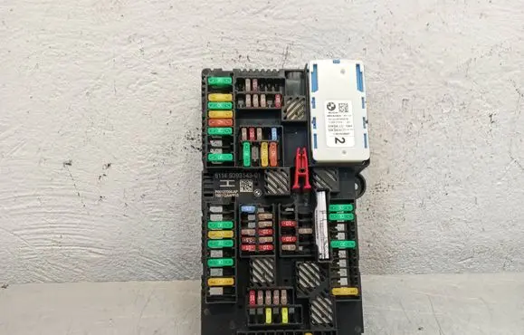 BMW 5 G30 G31 Fuse module 9393143 P00127004AP 19B112AA061D