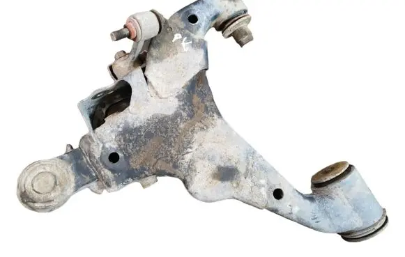 Toyota Land Cruiser (J200) Front lower control arm/wishbone