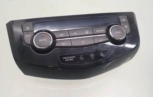 Nissan Qashqai Climate control unit 2750004EA1A 0789T907771
