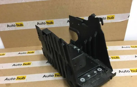 Land Rover Discovery Sport Front shock absorber mounting bracket LR114224 K8D210723AC