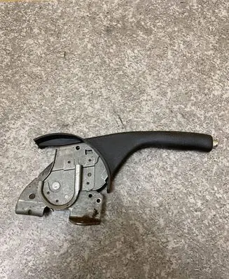 Toyota Avensis T220 Hand brake release handle 
