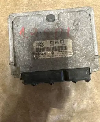 Volkswagen Golf IV Engine control unit/module 038906013 0281001759 28SA3777