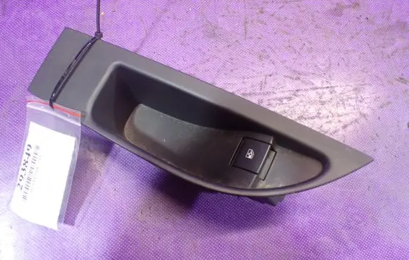 Opel Astra J Quarter vent window switch 13301888