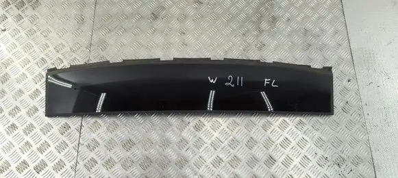 Mercedes-Benz E W211 Sunroof glass A2117800144