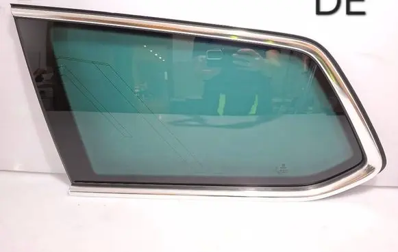 Volkswagen PASSAT B8 Rear side window 3G9845297CH