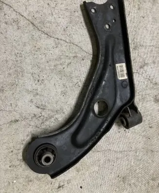 Peugeot 308 Front lower control arm/wishbone