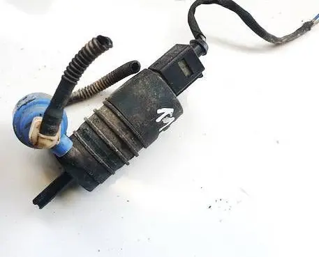Volkswagen PASSAT B6 Windscreen/windshield washer pump 26259