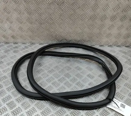 Audi A3 8Y Rubber seal rear door 8Y5833721B