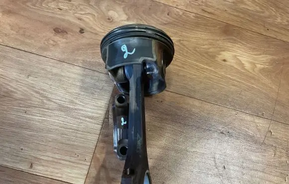 BMW 5 E60 E61 Piston with connecting rod 082229