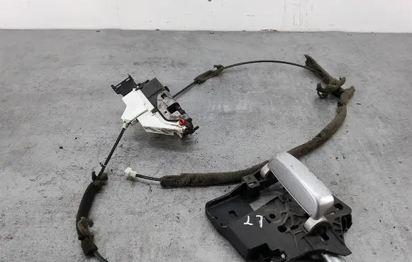 Citroen Berlingo Sliding door lock 9632100677
