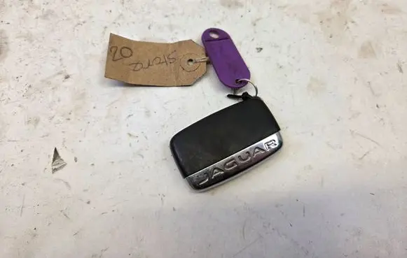 Jaguar XE Ignition key/card 