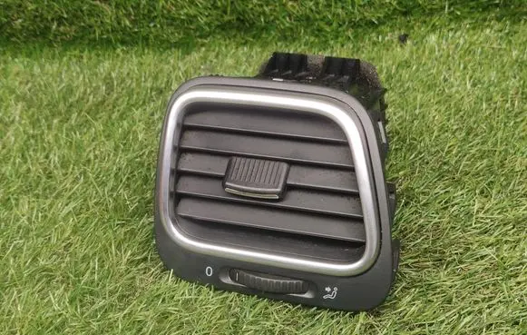 Volkswagen Scirocco Dashboard side air vent grill/cover trim 1Q0819704K
