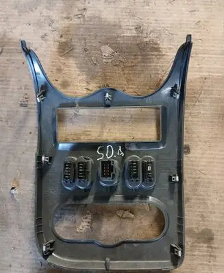 Dacia Sandero Dashboard center trim panel 8200739438 8200739440 8200739441