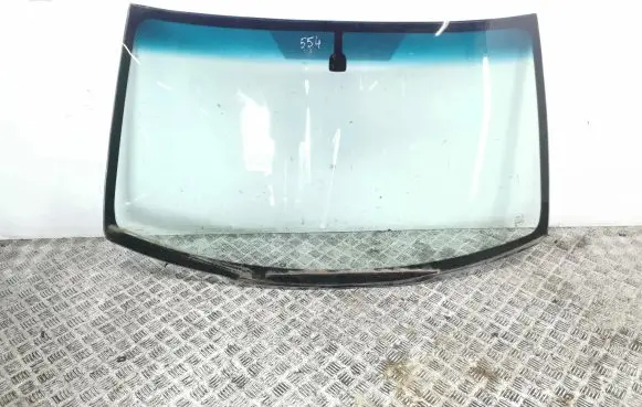 Toyota RAV 4 (XA20) Front windscreen/windshield window 