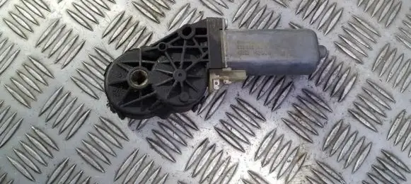 Audi A8 S8 D3 4E Seat adjustment motor 0390203222 8320252