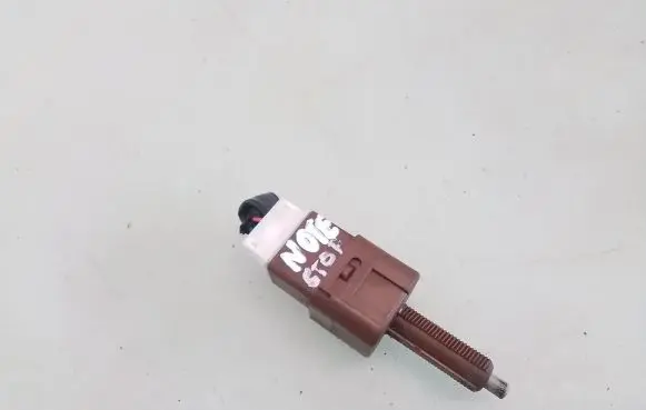 Nissan Note (E11) Brake pedal sensor switch