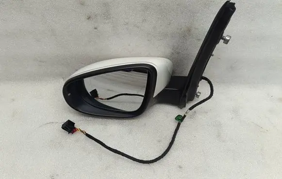 Volkswagen Touran II Front door electric wing mirror E1021025