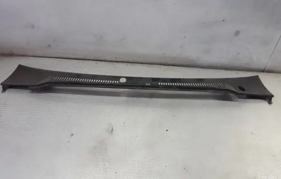 Nissan Patrol Y61 Wiper trim
