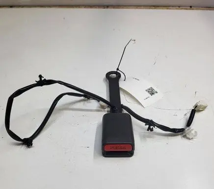 Nissan Leaf I (ZE0) Front seatbelt buckle 625323500