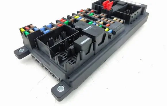 Land Rover Evoque I Fuse module BJ3214F041AD 4654094724 528251F02