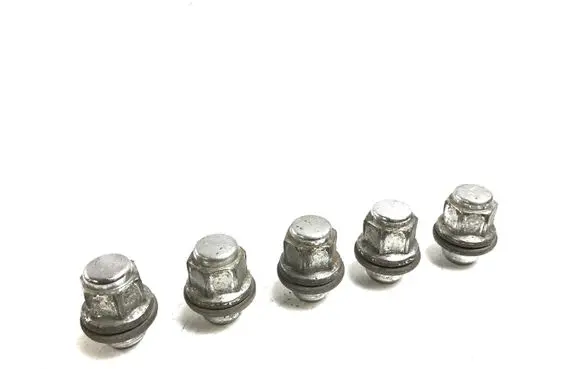 Toyota Avensis T270 Nuts/bolts 