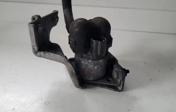 Nissan Qashqai Other engine bay part