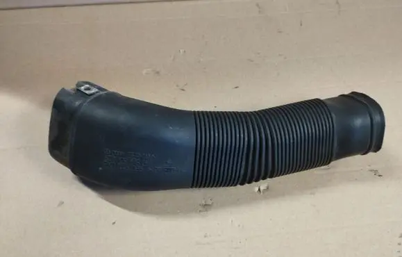 Skoda Fabia Mk1 (6Y) Air intake hose/pipe 6Q0129618G