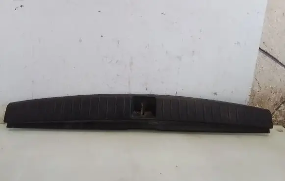 Subaru Outback Trunk/boot sill cover protection 95073AG000