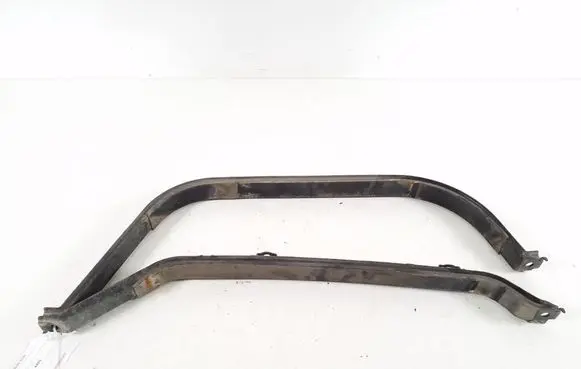 Fuel tank mounting bracket