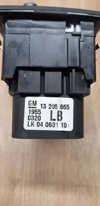 Opel Zafira B Light switch 13205865 LK04060110