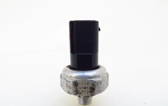 Mercedes-Benz CLS C218 X218 Air conditioning (A/C) pressure sensor 211000283