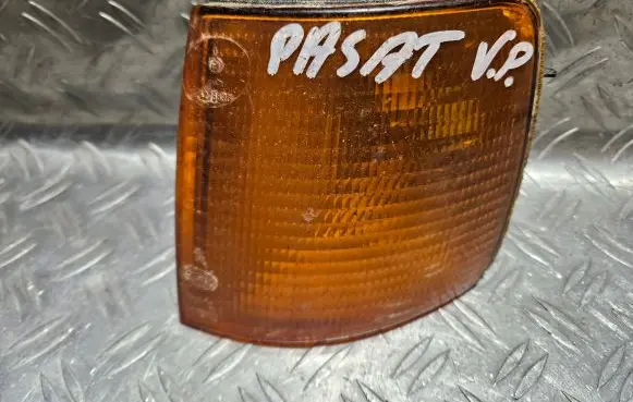 Volkswagen PASSAT B3 Front indicator light 357953049