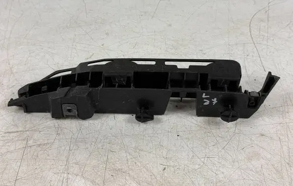 Peugeot 3008 I Front bumper mounting bracket 9684022080