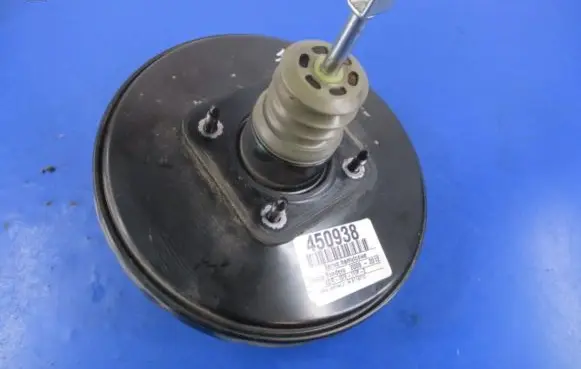 Dacia Sandero Brake booster 8200941229