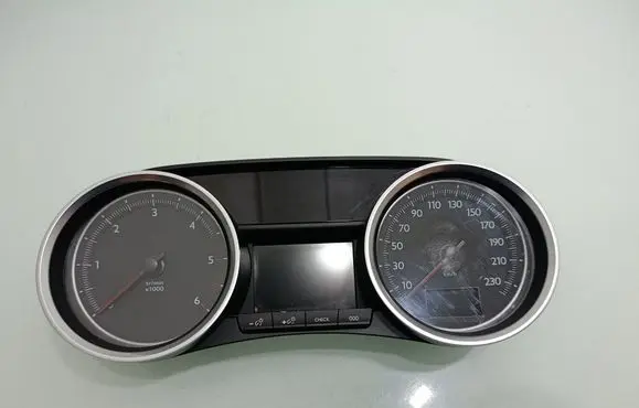 Speedometer (instrument cluster)