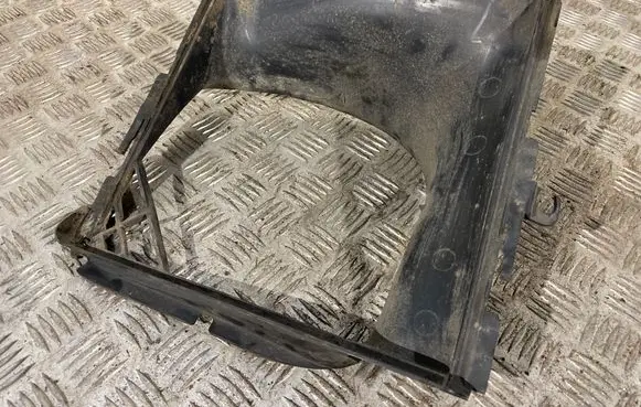 Volkswagen Touareg I Intercooler air guide/duct channel 7L0117339