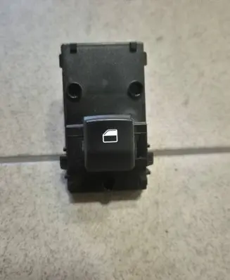 KIA Ceed Electric window control switch