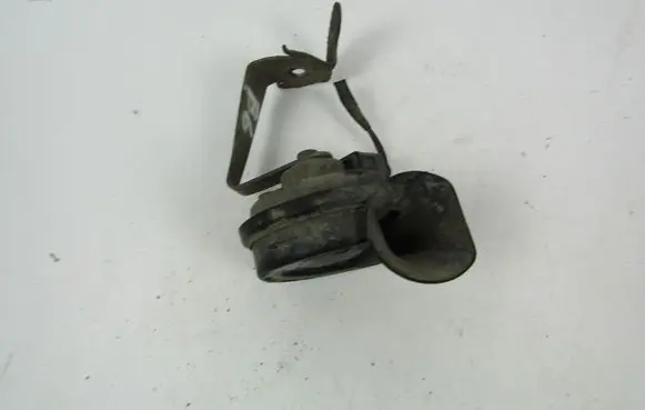 Volkswagen PASSAT B5.5 Horn signal AKAS71826S
