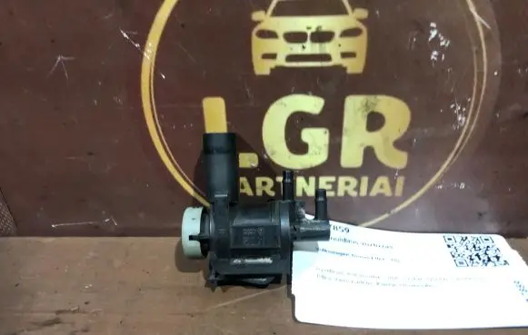 Volkswagen Touran I Turbo solenoid valve 1K0906283A
