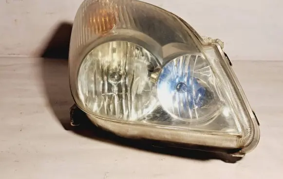 Toyota Corolla Verso E121 Headlight/headlamp