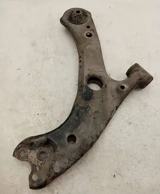 Toyota Prius (XW50) Front lower control arm/wishbone