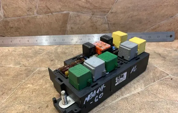 Mercedes-Benz ML W164 Fuse module