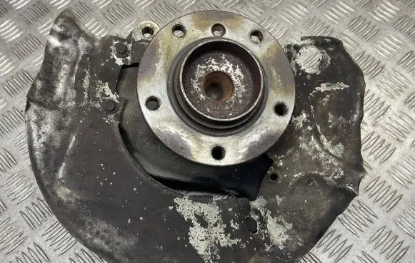 BMW 5 E60 E61 Front wheel hub 6760953