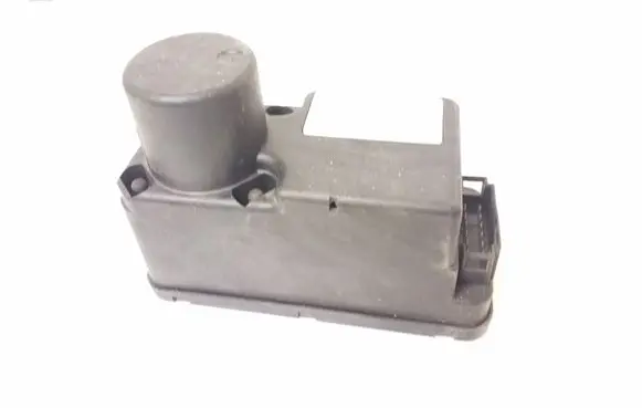 Volkswagen PASSAT B4 Central locking vacuum pump 1H0962257G