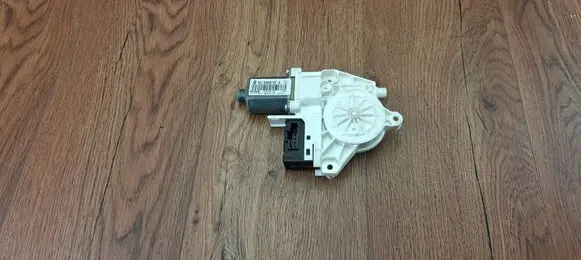 Renault Laguna III Rear door window regulator motor 827300001R