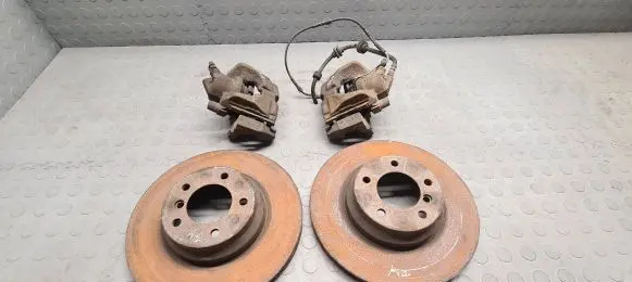 BMW 1 E82 E88 Brake discs and calipers set 6776527 6776528 6854999