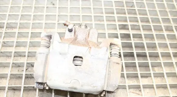 Nissan Leaf I (ZE0) Front brake caliper